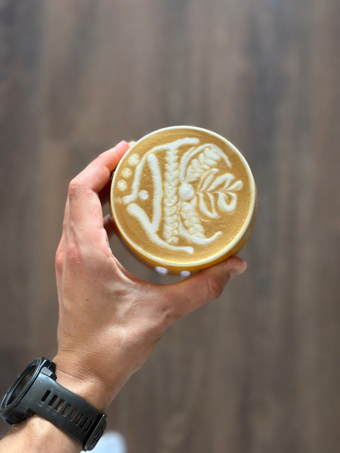 Latte art pour of a fish featuring the dry foam technique by Ben Lewis, UK Latte Art Champion
